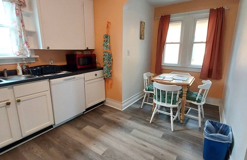Monroe Apartment | Lower 2 BR Aunt Rose's Place Monroe MI This property has many favorable reviews!