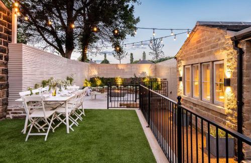 Dobcross House | Lower Arthur's Cottage in Saddleworth, Manchester