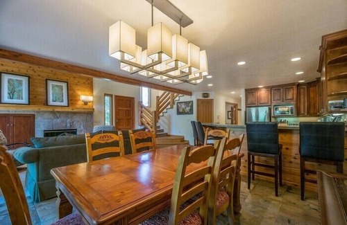 Deer Valley House | Lower Deer Valley Townhome - 4 BR/4 BA On Deer Valley shuttle