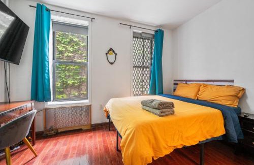 Bowery Apartment | Lower East Side Vintage Cozy 2Bedroom