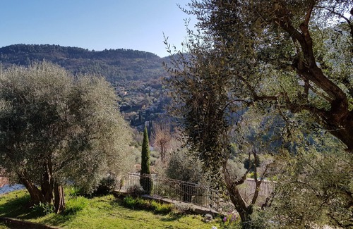 Le Bar-sur-Loup Apartment | Lower Garden Apartment with *Large Heated Pool*
