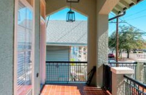 Milan House | Lower Garden Home Walk 2 Streetcar