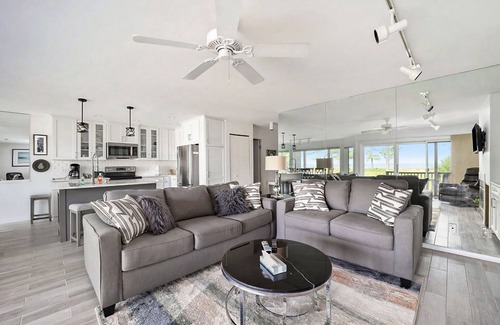 Glen Arbor Condo | Lower-level beachfront condo with deck, lake views, washer/dryer, fireplace