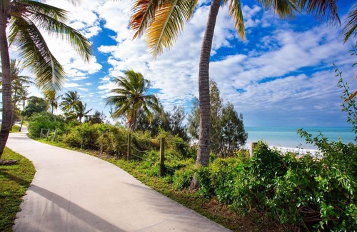 Lammermoor Beach Apartment | Lower level, Cute Apartment on Lammermoor Beach