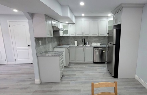 Lakeport House | Lower level near Niagara Falls