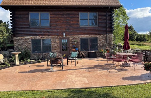 Erie County Cabin | Lower level of tranquil hilltop cabin