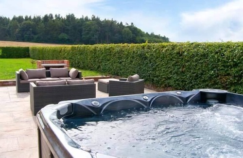 Stoney Stretton Cottage | LOWER LODGE, family friendly, luxury holiday cottage in Alberbury