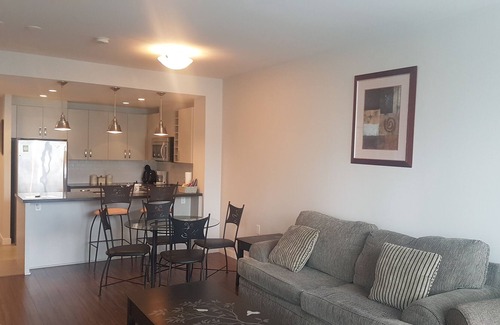 Lower Lonsdale Apartment | Lower Lonsdale Executive 1Bedroom Apartment
