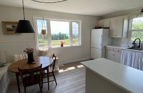 Souris House | Lower Loop Country Home/Surrounded by beautiful Canadian beaches!