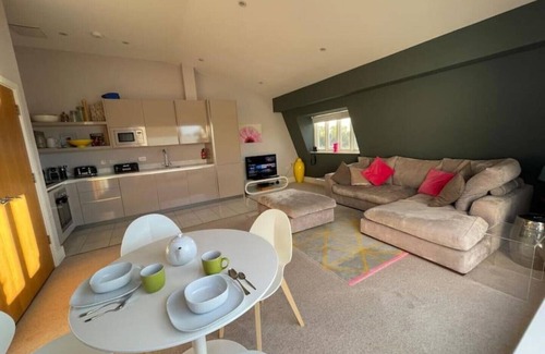 Malmesbury Apartment | Lower Mill Estate Penthouse Apartment with Spa Access included