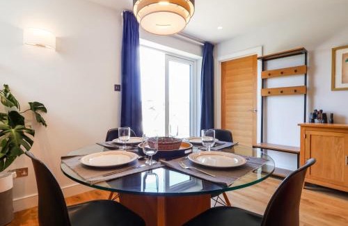 Inchbrook Apartment | Lower Mount Orchard