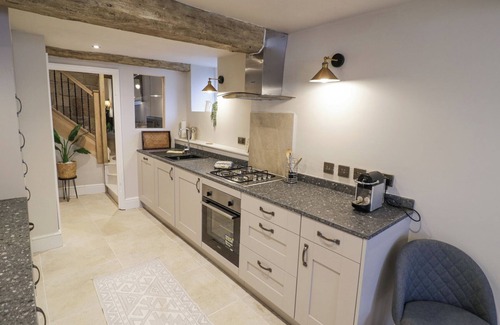 Winchcombe Cottage | LOWER PACK HORSE COTTAGE, family friendly in Winchcombe