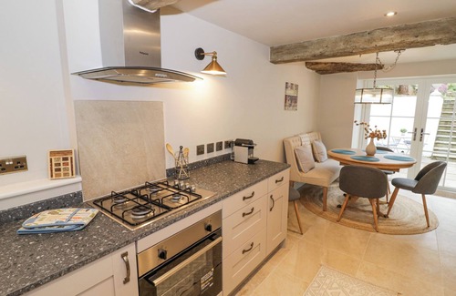 Winchcombe Cottage | LOWER PACK HORSE COTTAGE, family friendly in Winchcombe