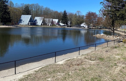 Stevensville Ski Chalet | LOWER RATES LAKE MICHIGAN LAKEFRONT August 3 night 18th-21st and 2 24-25 stay