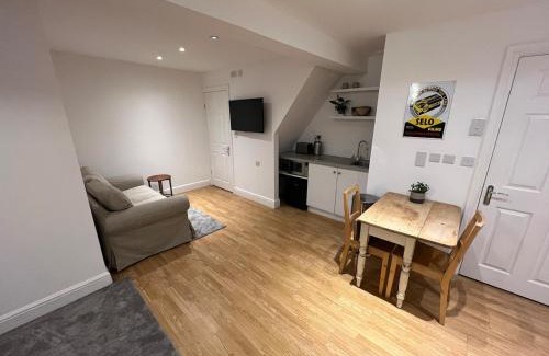 Stondon Apartment | Lower Stondon Studio