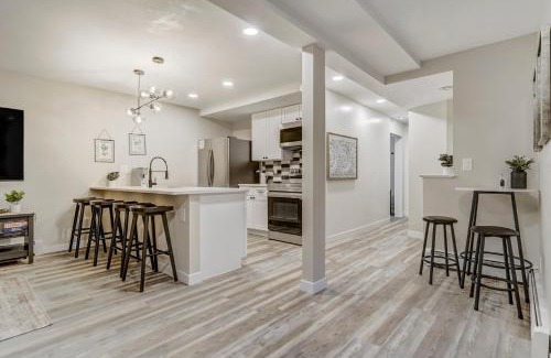 Cascade House | Lower Stone Lodge - Hot Tub - Game Room - Lower Unit