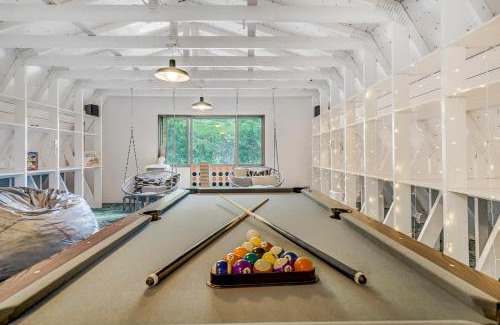 Cascade House | Lower Stone Lodge - Hot Tub - Game Room - Lower Unit