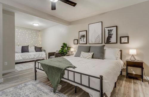 Cascade House | Lower Stone Lodge - Hot Tub - Game Room - Lower Unit