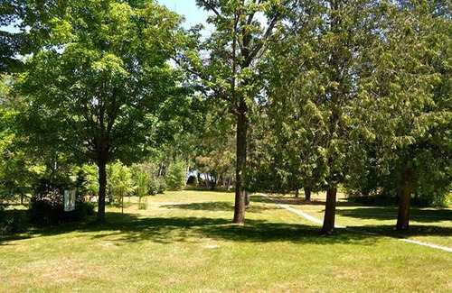 Frankfort House | Lower Terrace in Three Pines Resort