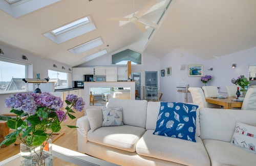 Chysauster House | Lower Trenarthan - Two Bedroom House, Sleeps 4
