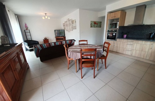 Molini Apartment | Lower villa, 1.7 km from Agosta beach, air-conditioned BBQ, terrace & private parking