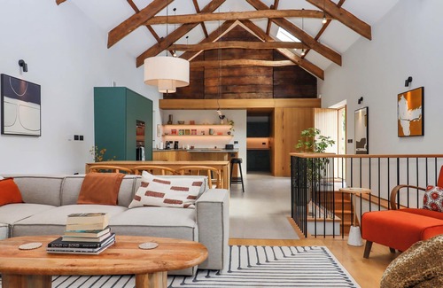 Morwellham Cottage | LOWER WALREDDON BARN, pet friendly, with hot tub in Tavistock