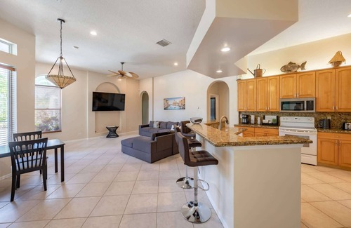 Hunt Club House | Loxahatchee Retreat: 5BR, Pool, BBQ, Kid-Friendly!