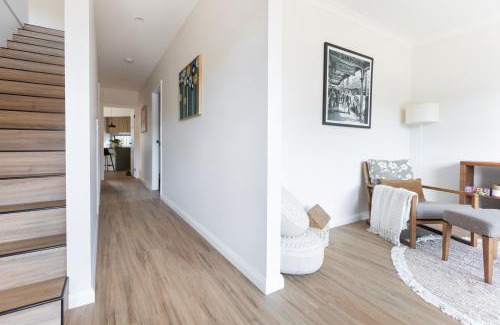 Brown Hill House | Loxi's Retreat Short Stays