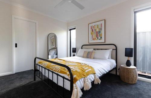 Brown Hill House | Loxi's Retreat Short Stays