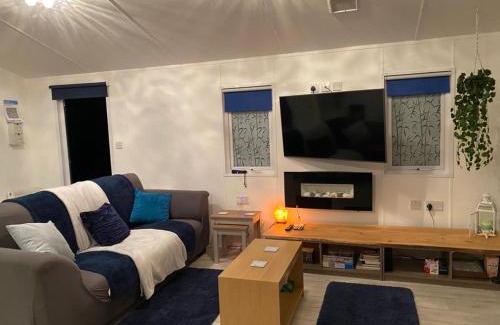 Brixham Cabin | Loxley's Devon Lodge