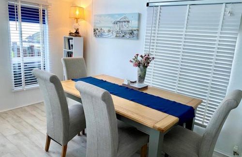 Brixham Cabin | Loxley's Devon Lodge