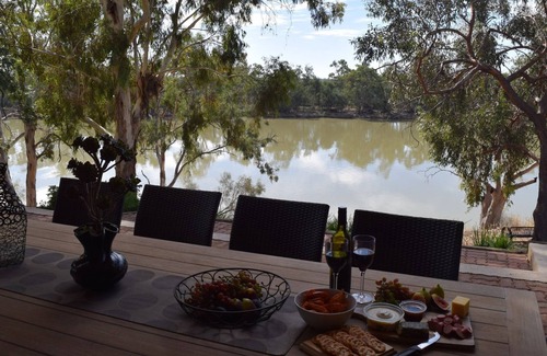 Loxton House | Loxton River Escape - Holiday home on the river