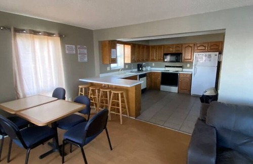 Lake Ozark House | LOZ Paradise Sleep 12-Bachelor/Bachelorette Party!