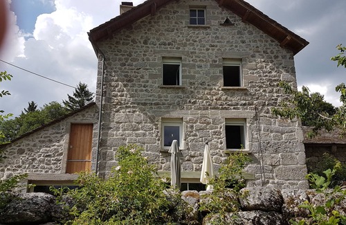 Rieutort-de-Randon House | Lozère Rieutort quiet gite on the edge of a small hamlet, near a stream