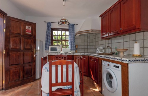 Los Llanos de Aridane Cottage | LP1103 Holiday cottage with private pool in Tazacorte