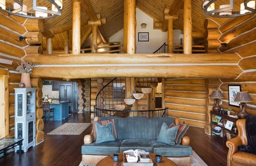 Indian Paintbrush House | LPJH | Bluebell Cabin | The Perfect Private Cabin Getaway!