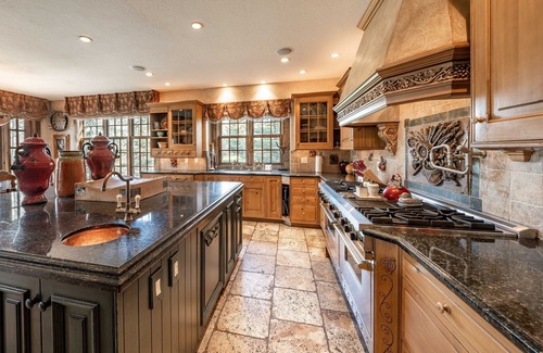 Indian Trails House | LPJH | Shoshone Lodge | Timeless Wyoming charm and Modern Comforts