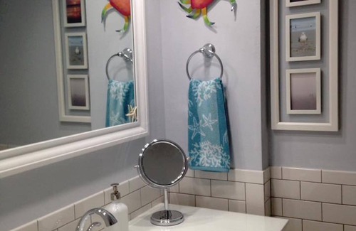 New Smyrna Beach Condo | LQQK! Fish Cottage! CLEAN, neat, bright, cozy, and cute!