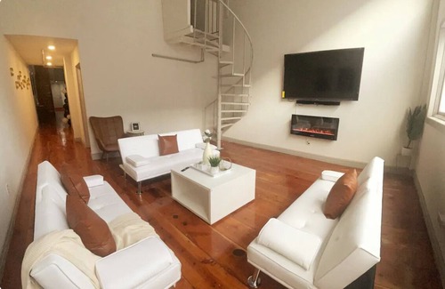 Midtown Apartment | LRG 3 BD Dtown Loft Tailored to Events Sleeps 15