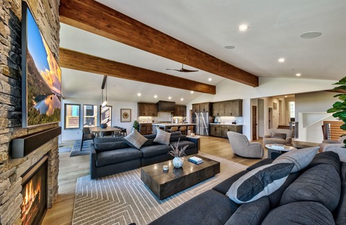 Al Tahoe Hotel | LT Luxury Lake Tahoe View Villa