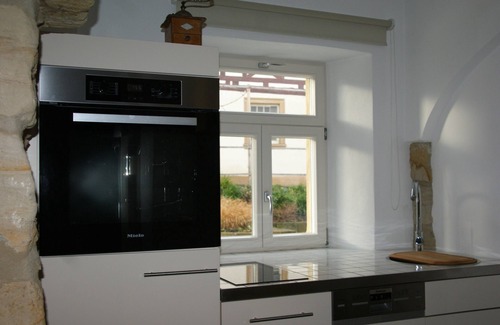 Zapfendorf Apartment | Luxurious apartment (43sqm) with old sandstone walls
