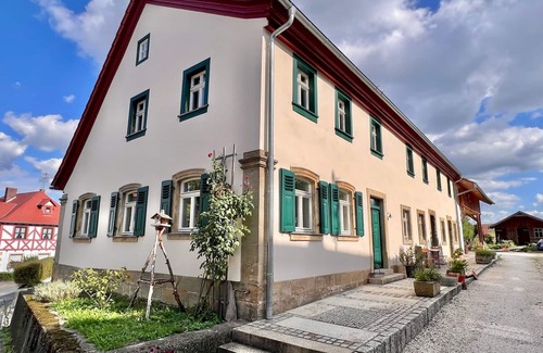 Zapfendorf Apartment | Luxurious apartment (43sqm) with old sandstone walls