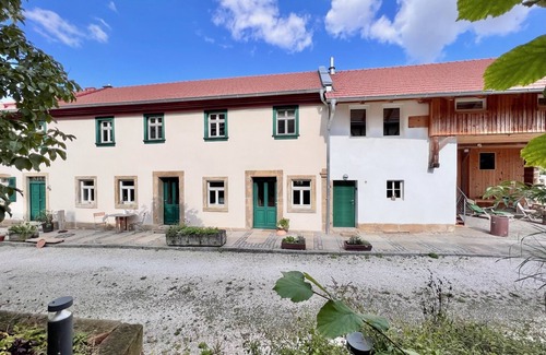 Zapfendorf Apartment | Luxurious apartment (43sqm) with old sandstone walls