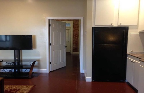 New Iberia Apartment | LU-ZAN SUITES, SUITE B