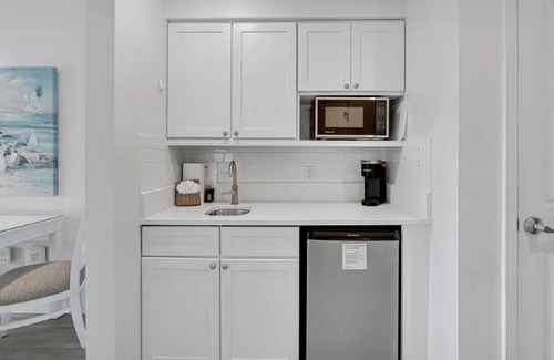 Four Mile Village Condo | Luau Studio in Sandestin!