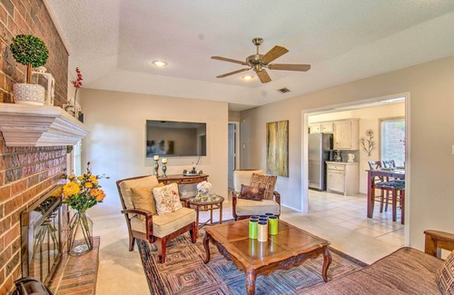 Lubbock House | Lubbock Home w/Deck & Yard - 8 Miles to TTU!