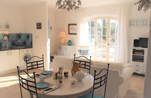 Lacoste House | Luberon, Charm, Great Conveniences, Great view over the castle and the valley.