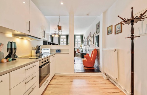 Ludwigsburg Apartment | LubuNest2 | Old Town Apartment at the Blooming Baroque
