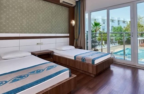 Titreyengol Hotel | Luca Beach Sorgun Hotel