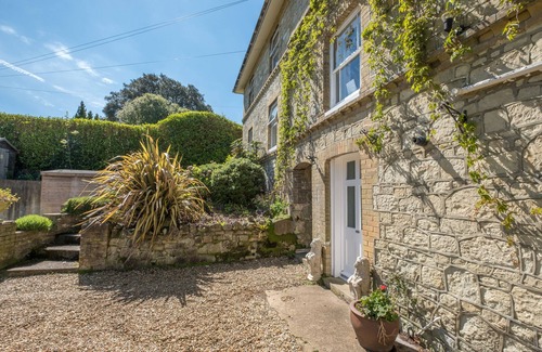 Shanklin Apartment | Luccombe Villa Holiday Apartments - Two Hoots apartment